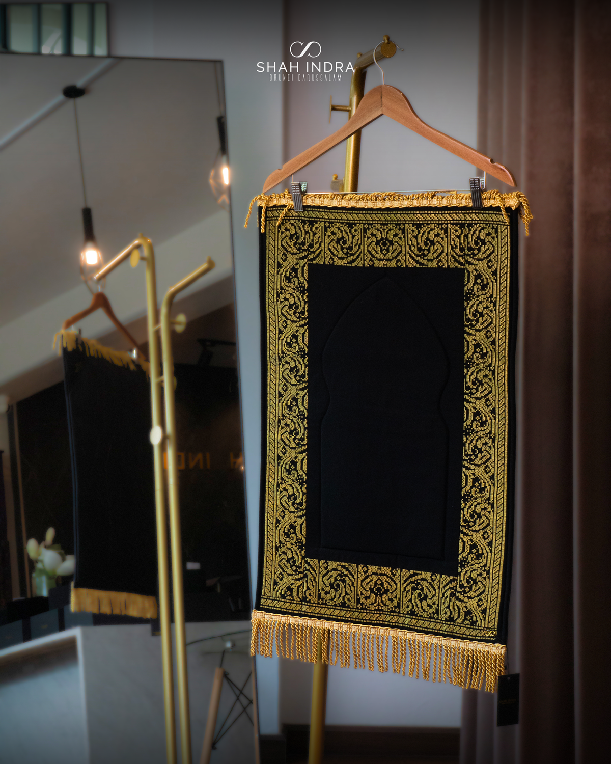 Royal Edition Mini Travel Sejadah In Black (INSTOCK)